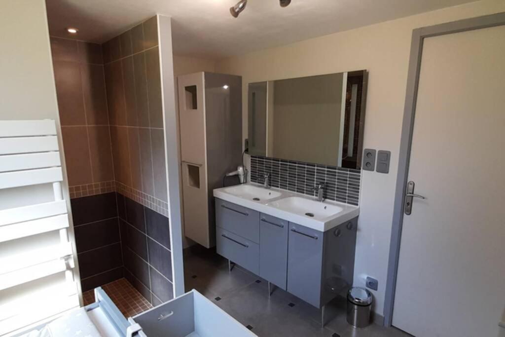 Maison En Colombage Renovee La Fontenelle  Zewnętrze zdjęcie